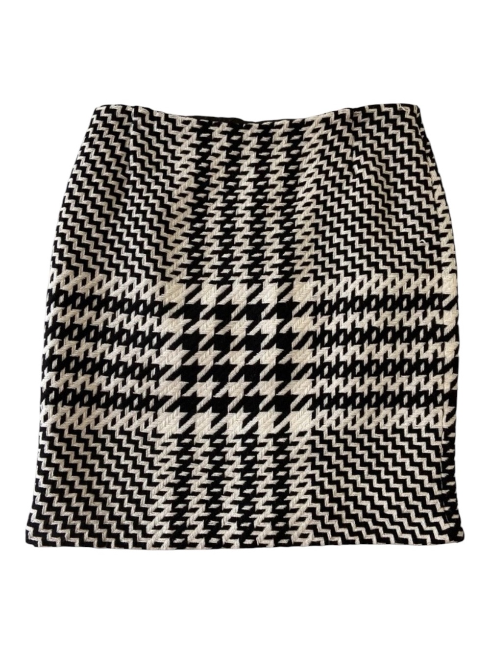 Oui houndstooth mini skirt 20% wool black & white classic & timeless size 6